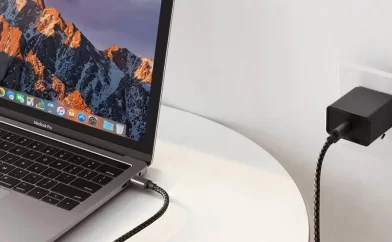 Điều gì xảy ra nếu bạn cắm sạc laptop trong thời gian dài?